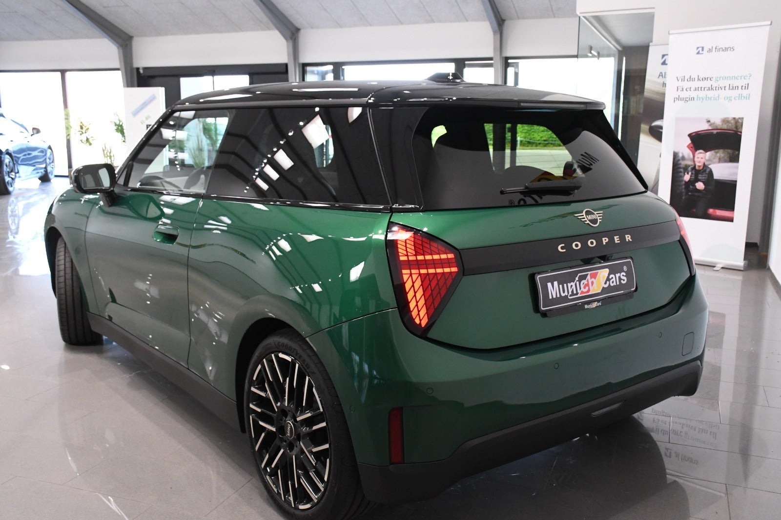 Grøn Mini Cooper E fra 2025