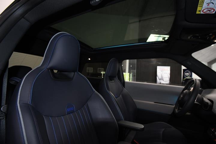 Grøn Mini Cooper E fra 2025