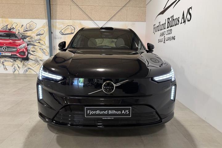Sort Volvo EX90 fra 2025