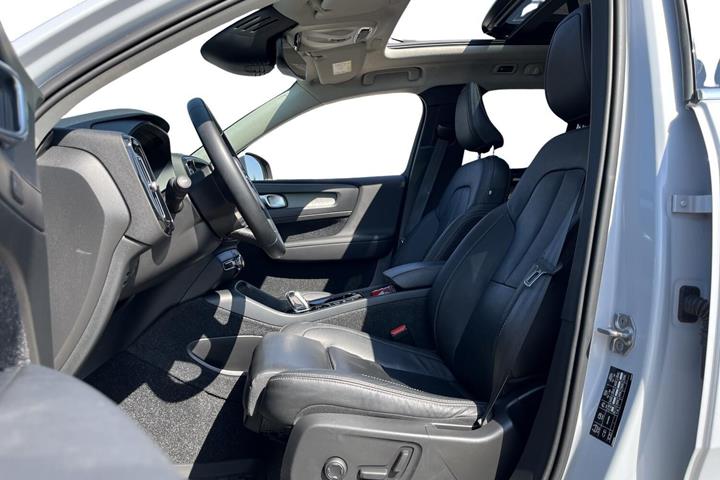 Hvid Volvo XC40 fra 2020