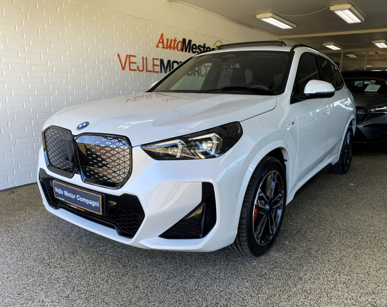 BMW iX1 eDrive20 Fully Charged M-Sport