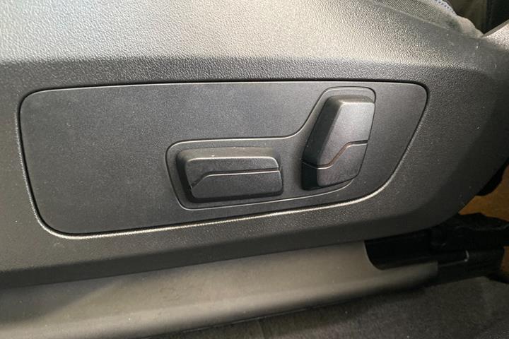 Hvid BMW iX1 fra 2025