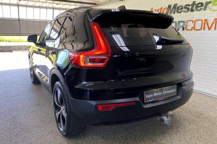 Sort Volvo XC40 fra 2021
