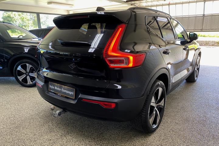 Sort Volvo XC40 fra 2021