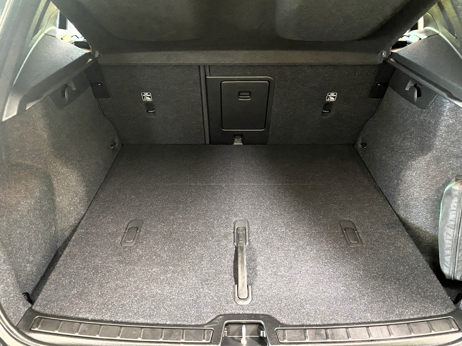 Sort Volvo XC40 fra 2021