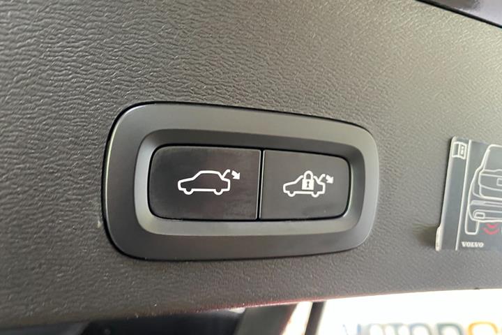 Sort Volvo XC40 fra 2021