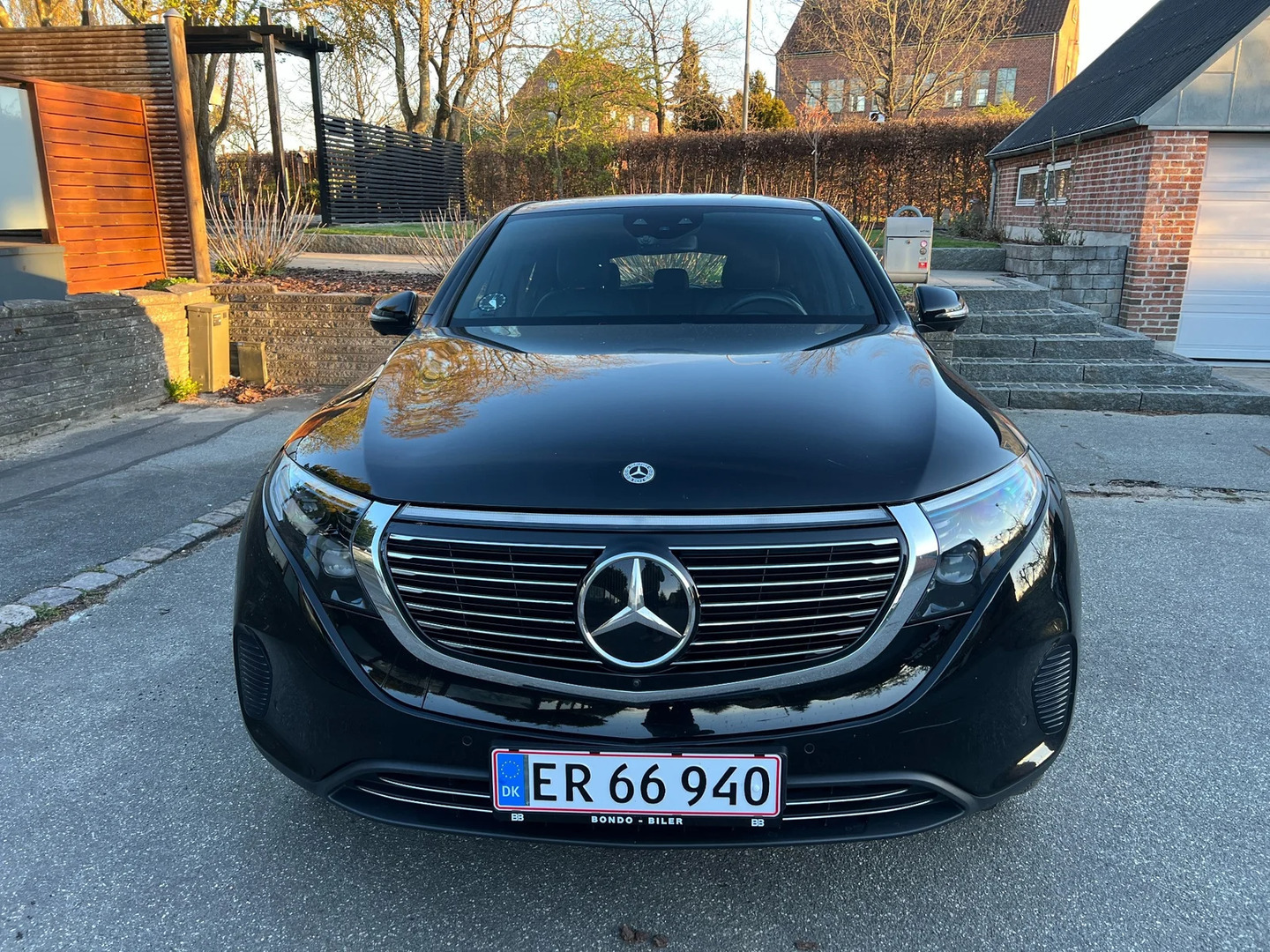 Sort Mercedes EQC400 fra 2020