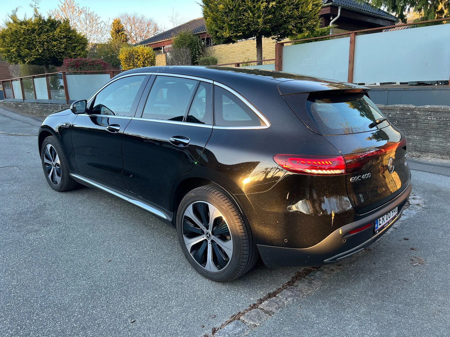 Sort Mercedes EQC400 fra 2020