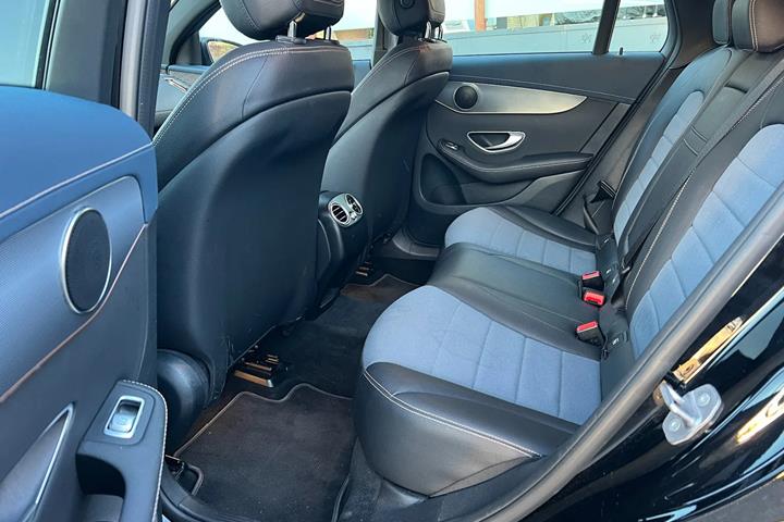 Sort Mercedes EQC400 fra 2020