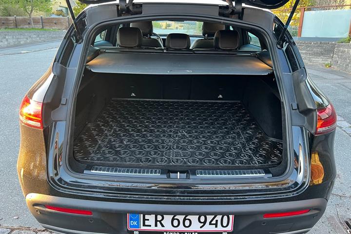 Sort Mercedes EQC400 fra 2020