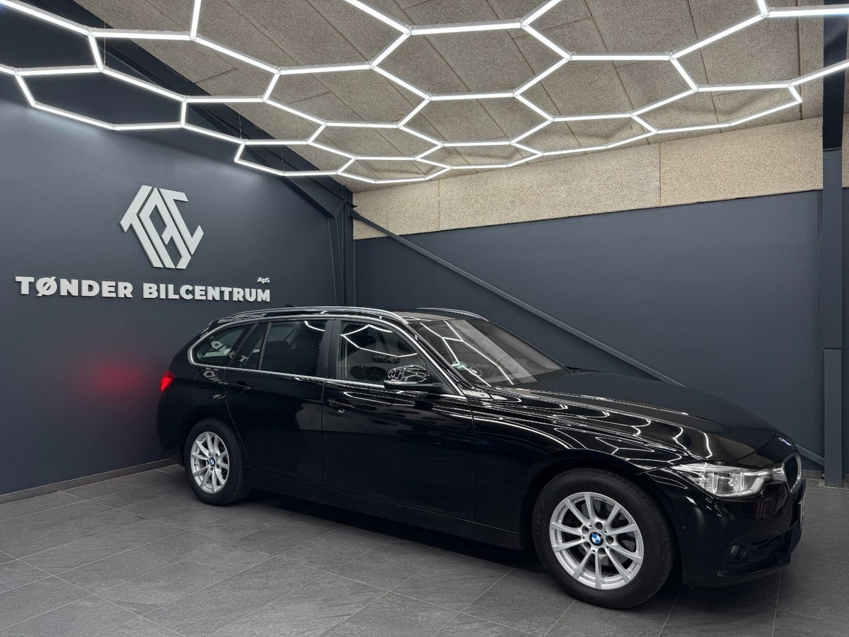 Sort BMW 320d fra 2017
