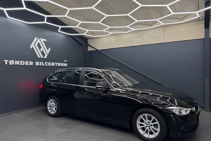 Sort BMW 320d fra 2017