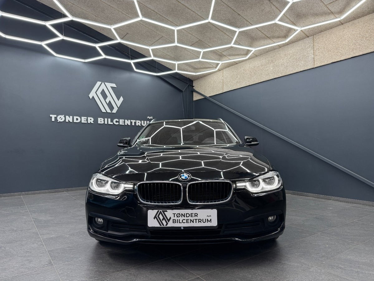 Sort BMW 320d fra 2017