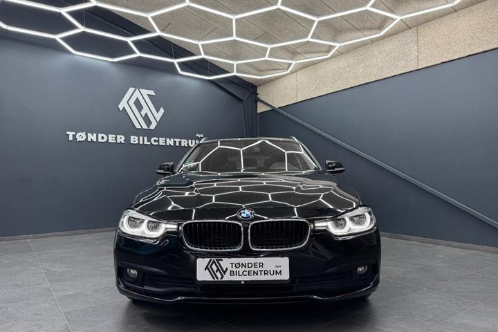 Sort BMW 320d fra 2017