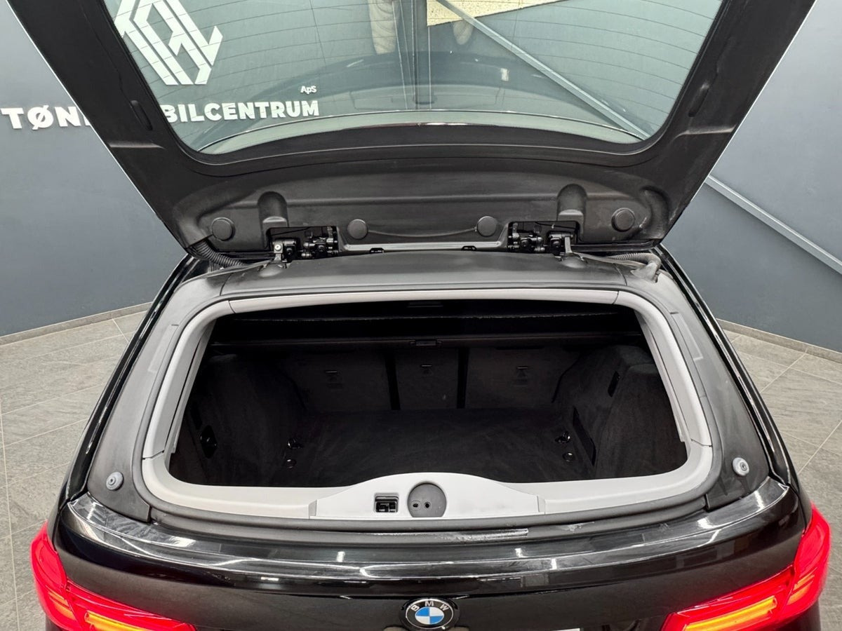 Sort BMW 320d fra 2017