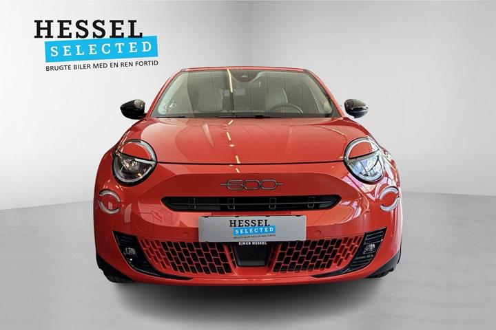 Orange Fiat 600e fra 2025