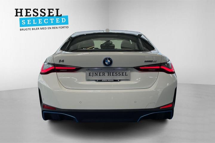 Hvid BMW i4 fra 2023