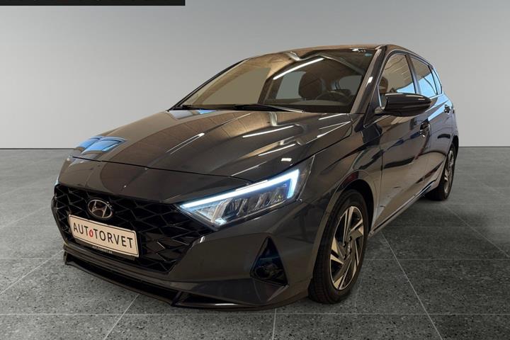 Grå Hyundai i20 fra 2021