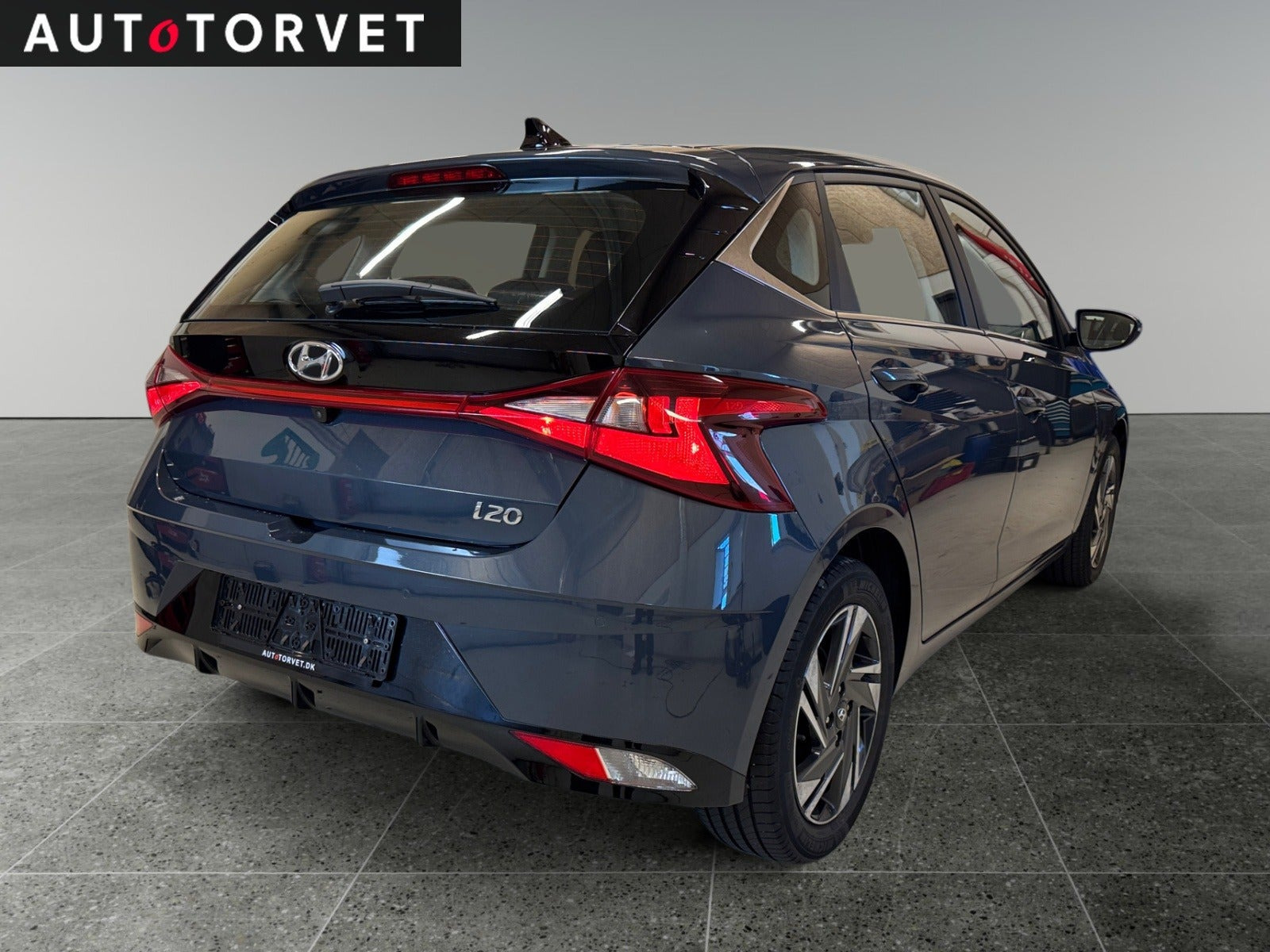Grå Hyundai i20 fra 2021