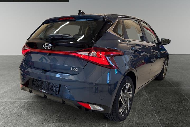 Grå Hyundai i20 fra 2021