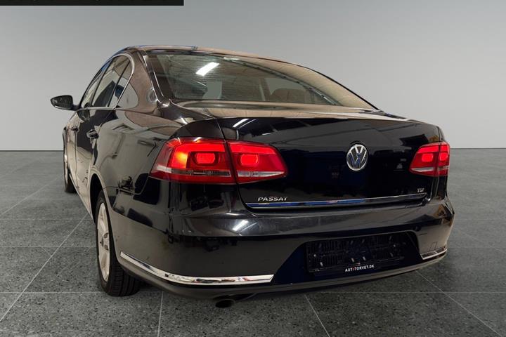 Sort VW Passat fra 2011