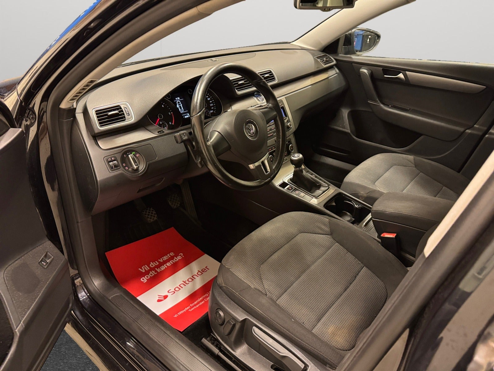 Sort VW Passat fra 2011