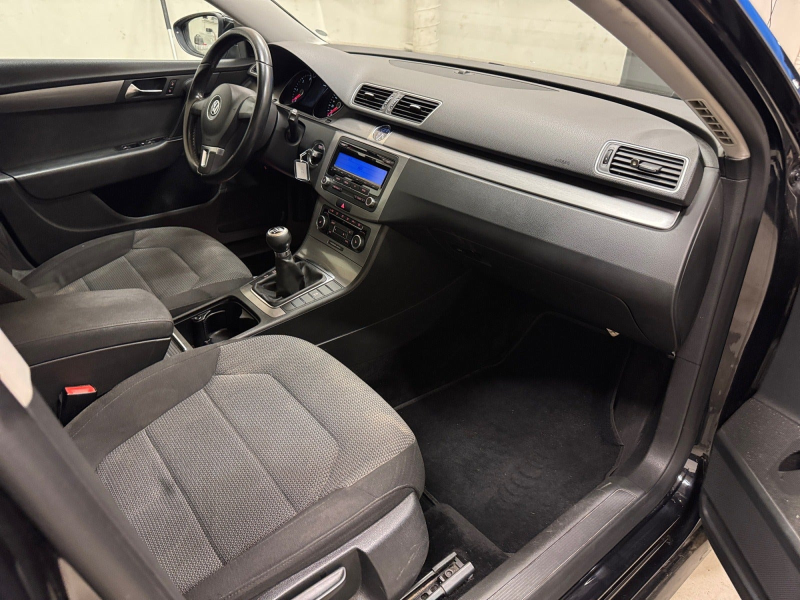 Sort VW Passat fra 2011