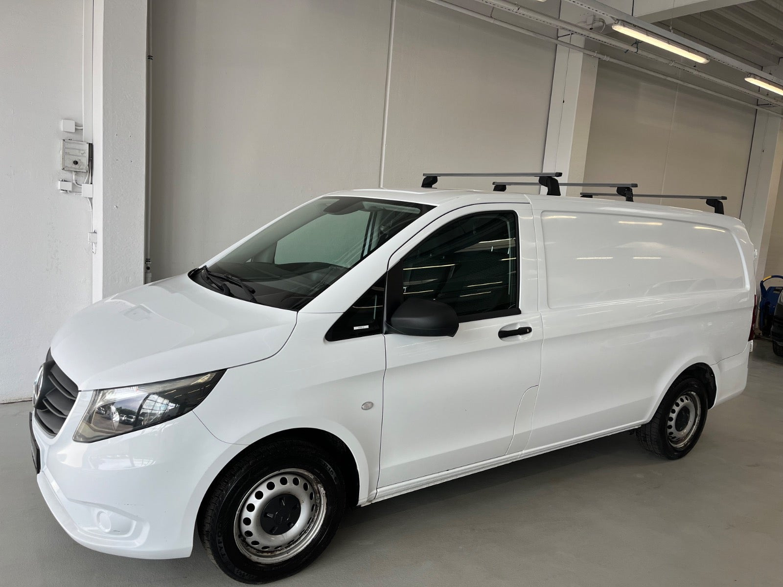 Hvid Mercedes Vito 114 fra 2020