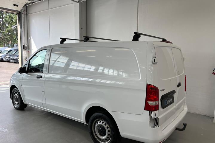 Hvid Mercedes Vito 114 fra 2020