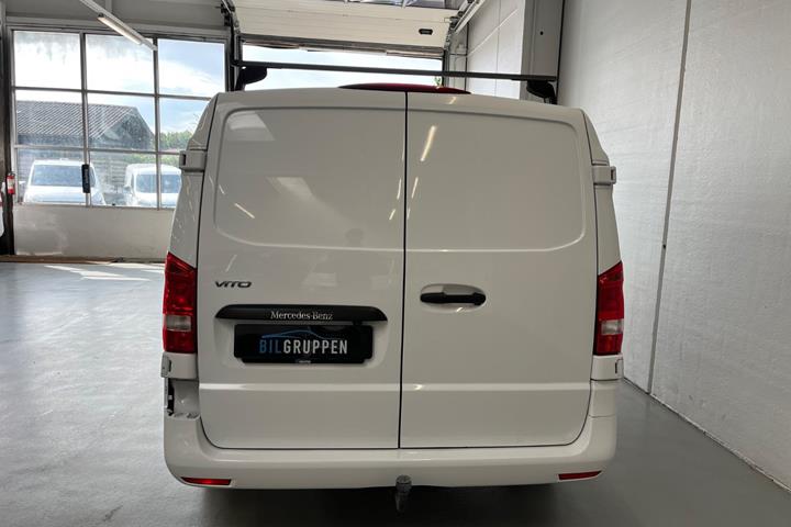 Hvid Mercedes Vito 114 fra 2020