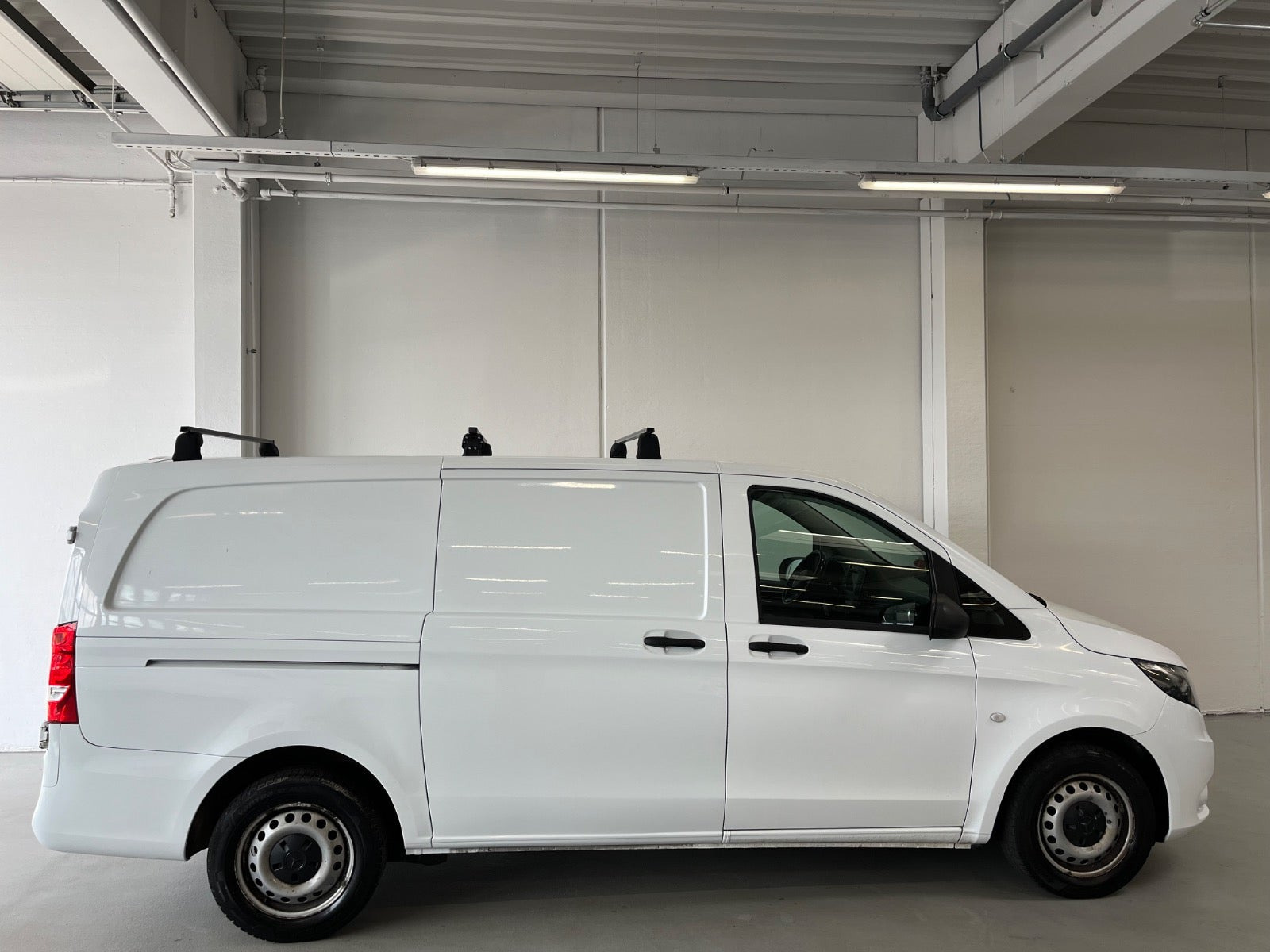 Hvid Mercedes Vito 114 fra 2020