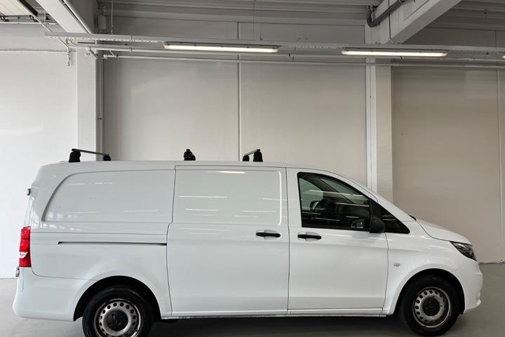 Hvid Mercedes Vito 114 fra 2020