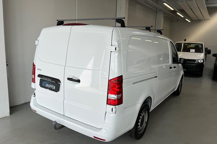 Hvid Mercedes Vito 114 fra 2020
