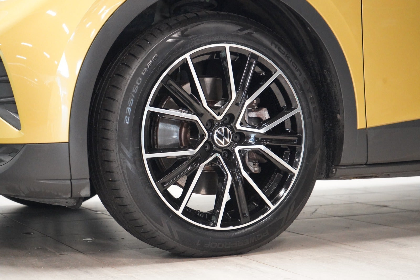 Gul VW ID.4 fra 2022