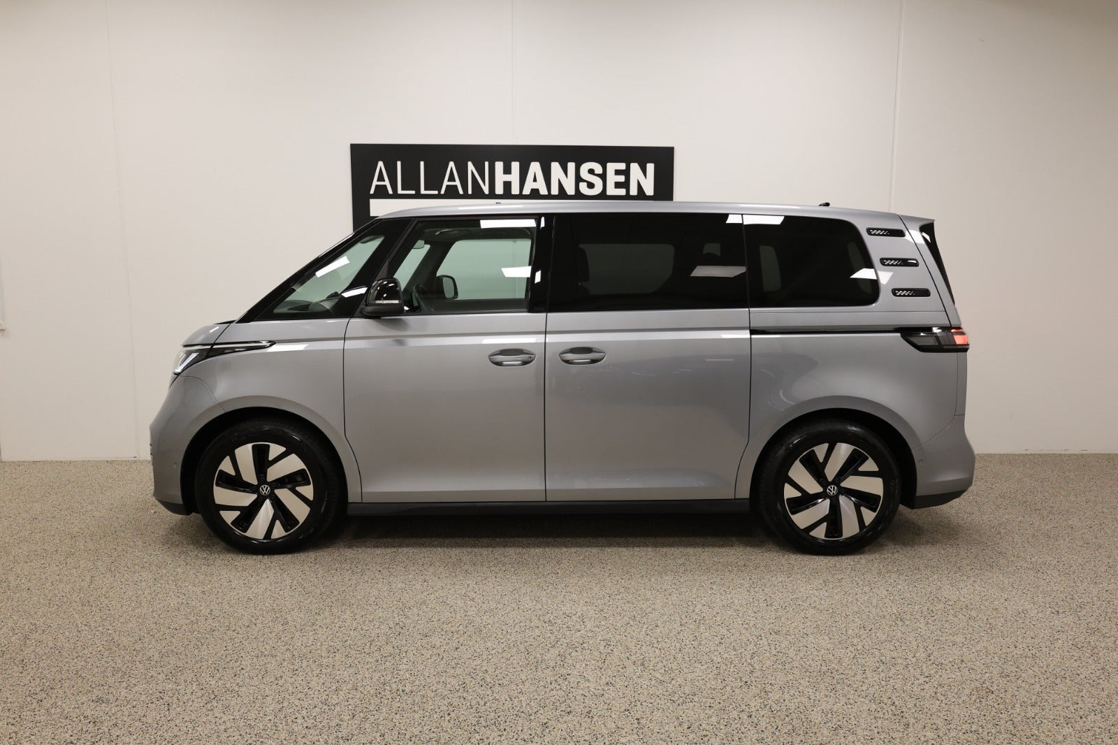 Sølv VW ID.Buzz fra 2023