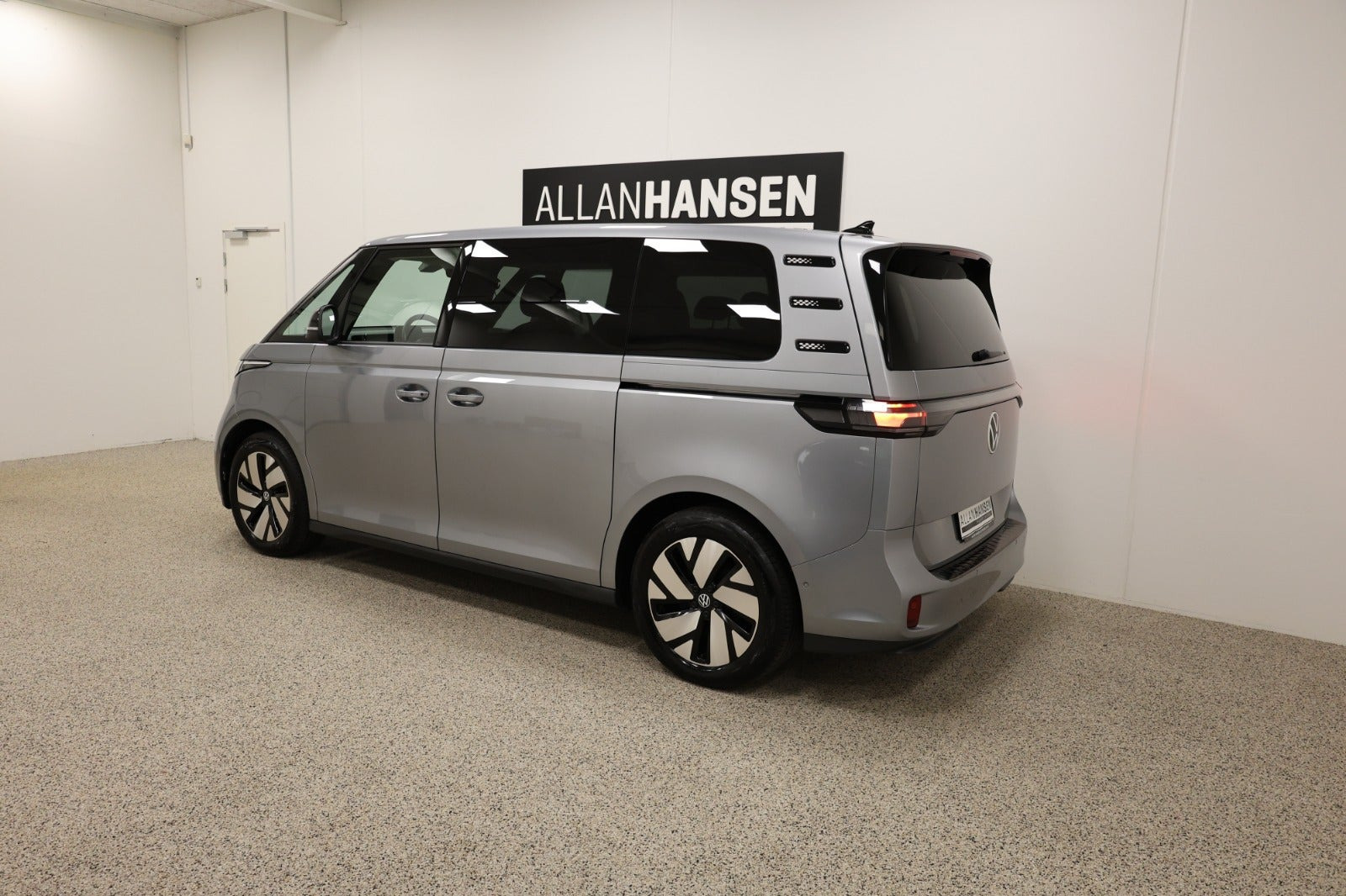 Sølv VW ID.Buzz fra 2023