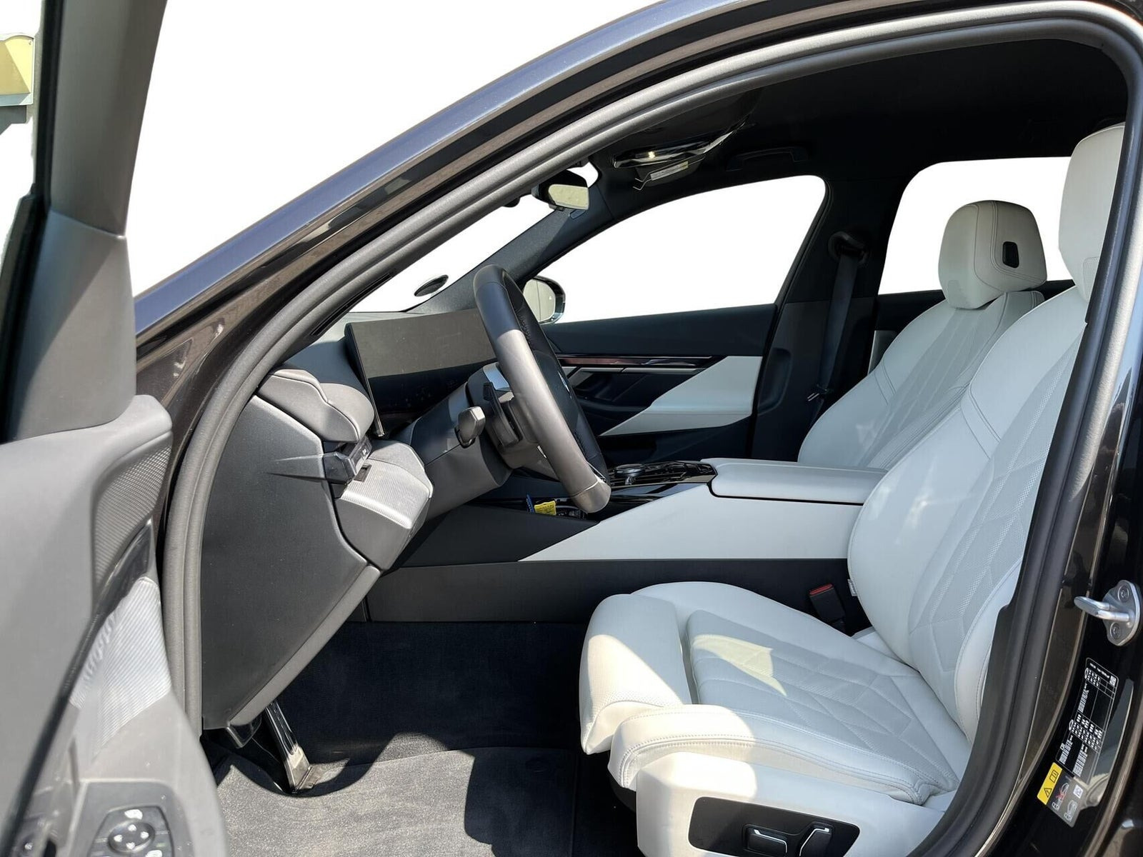 Grå BMW i5 fra 2024