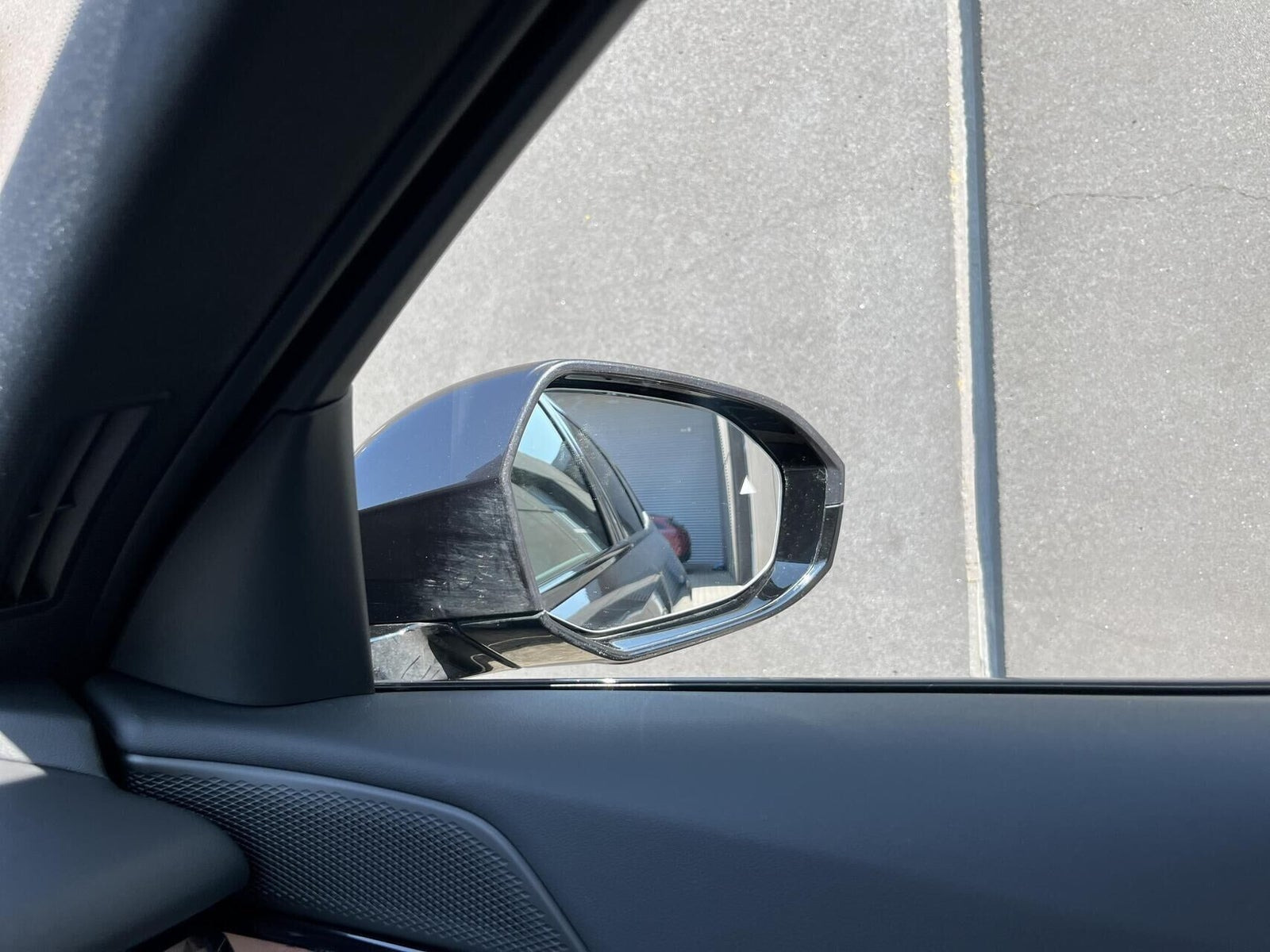 Grå BMW i5 fra 2024