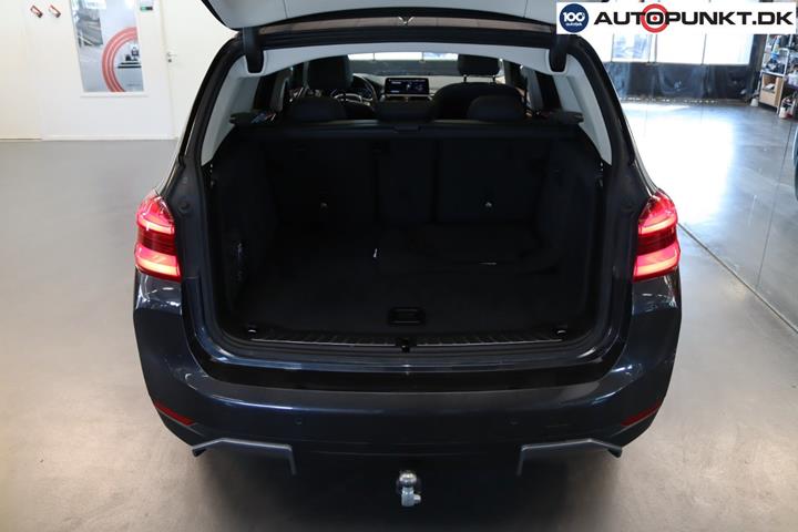 Grå BMW iX3 fra 2021