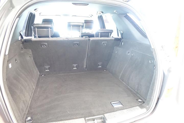 Grå Mercedes ML350 fra 2010