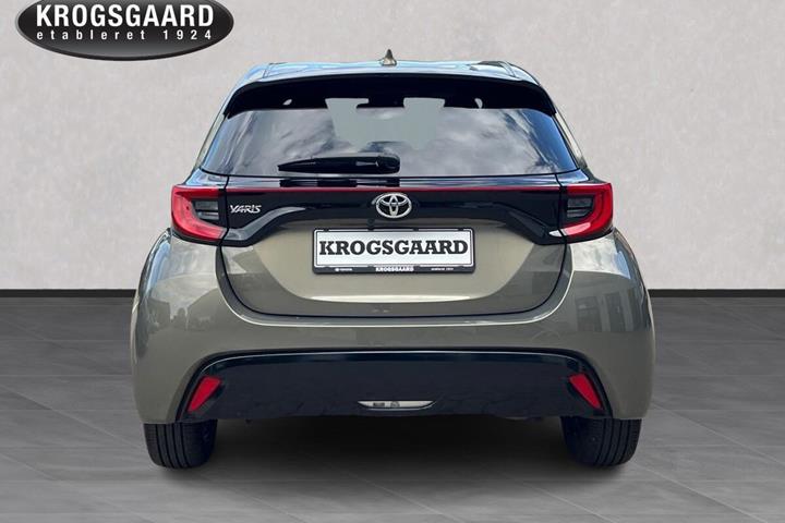 Grøn Toyota Yaris fra 2021