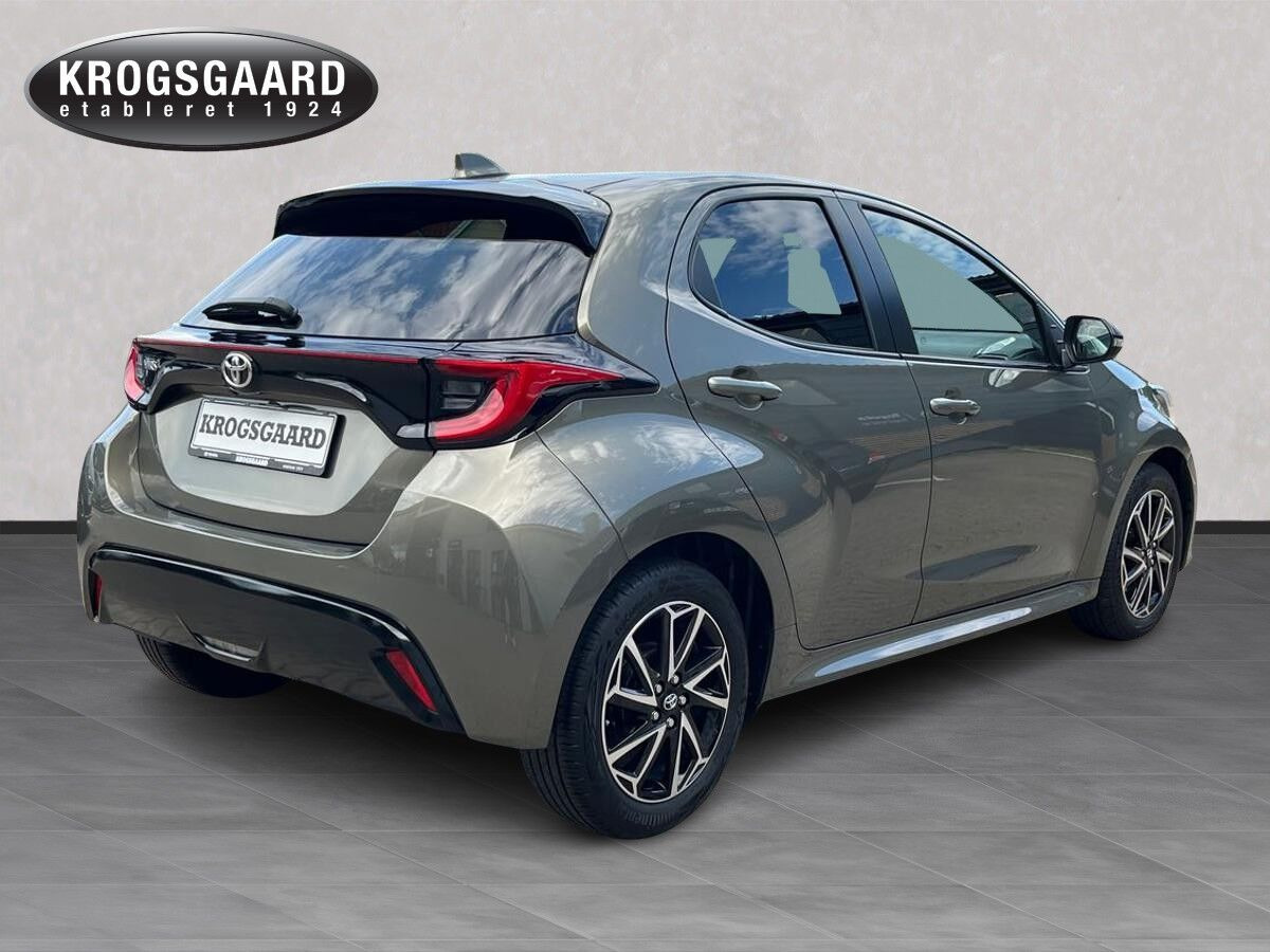 Grøn Toyota Yaris fra 2021