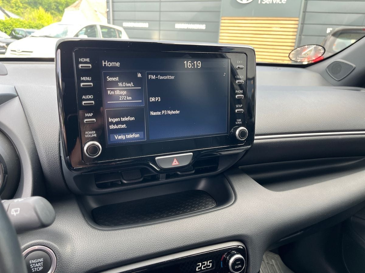 Grøn Toyota Yaris fra 2021