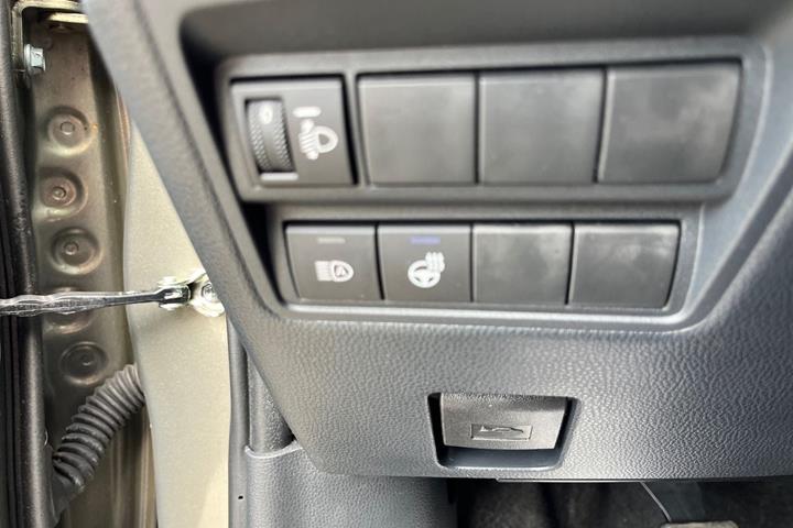 Grøn Toyota Yaris fra 2021