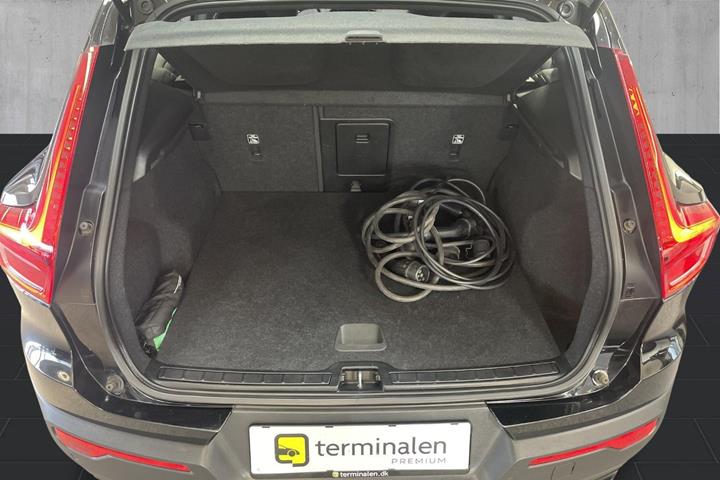 Sort Volvo XC40 fra 2023