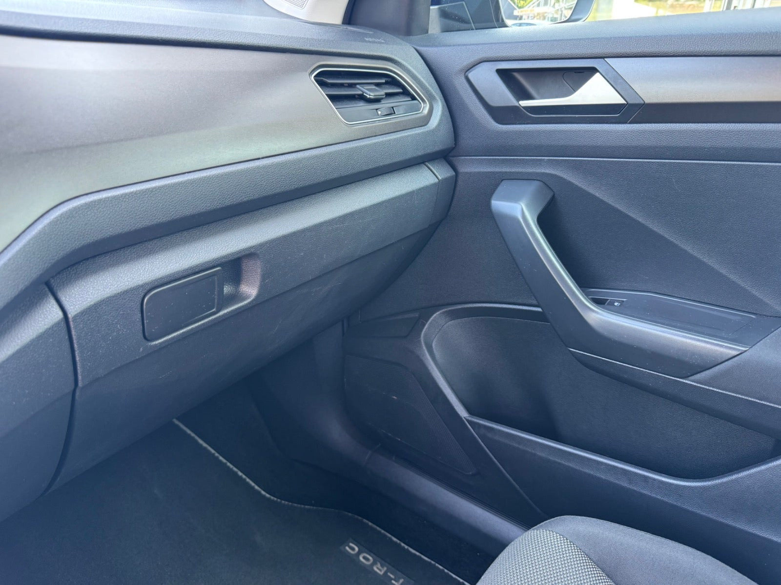 Blå VW T-Roc fra 2018