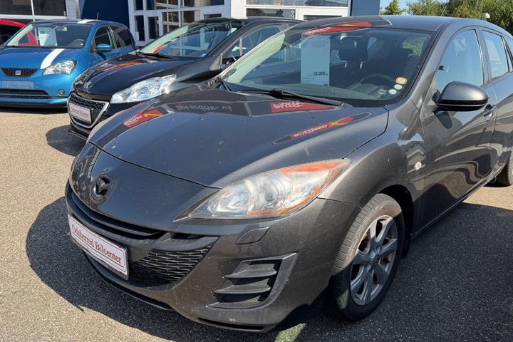 Grå Mazda 3 fra 2010