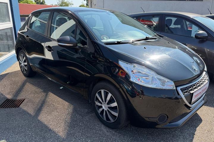 Sort Peugeot 208 fra 2012