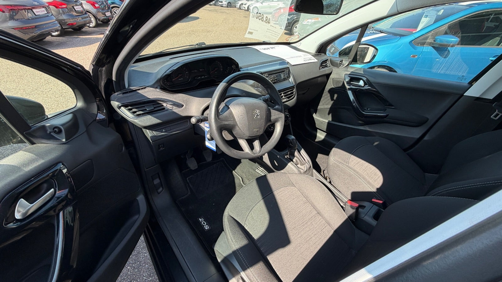 Sort Peugeot 208 fra 2012