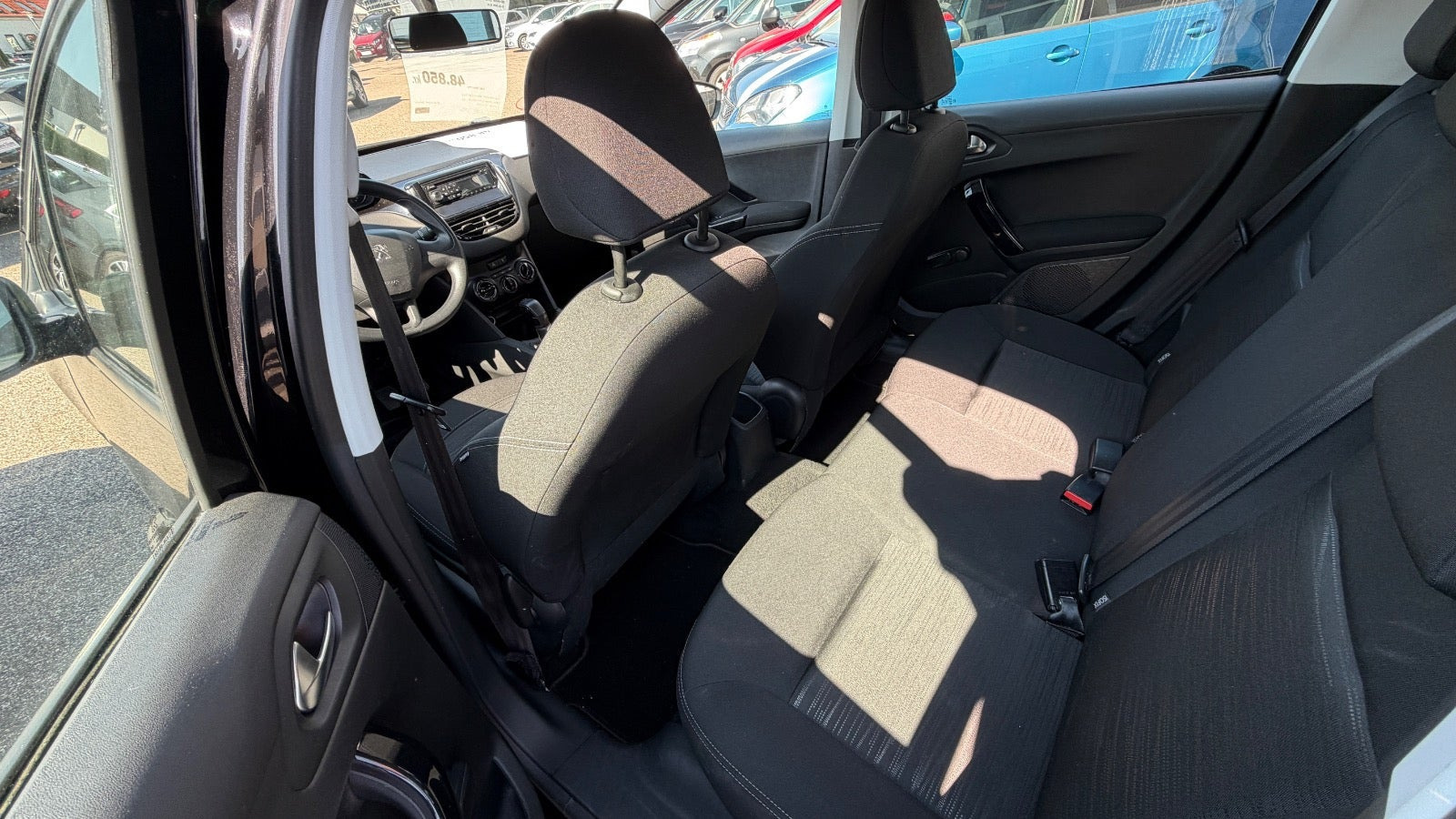 Sort Peugeot 208 fra 2012